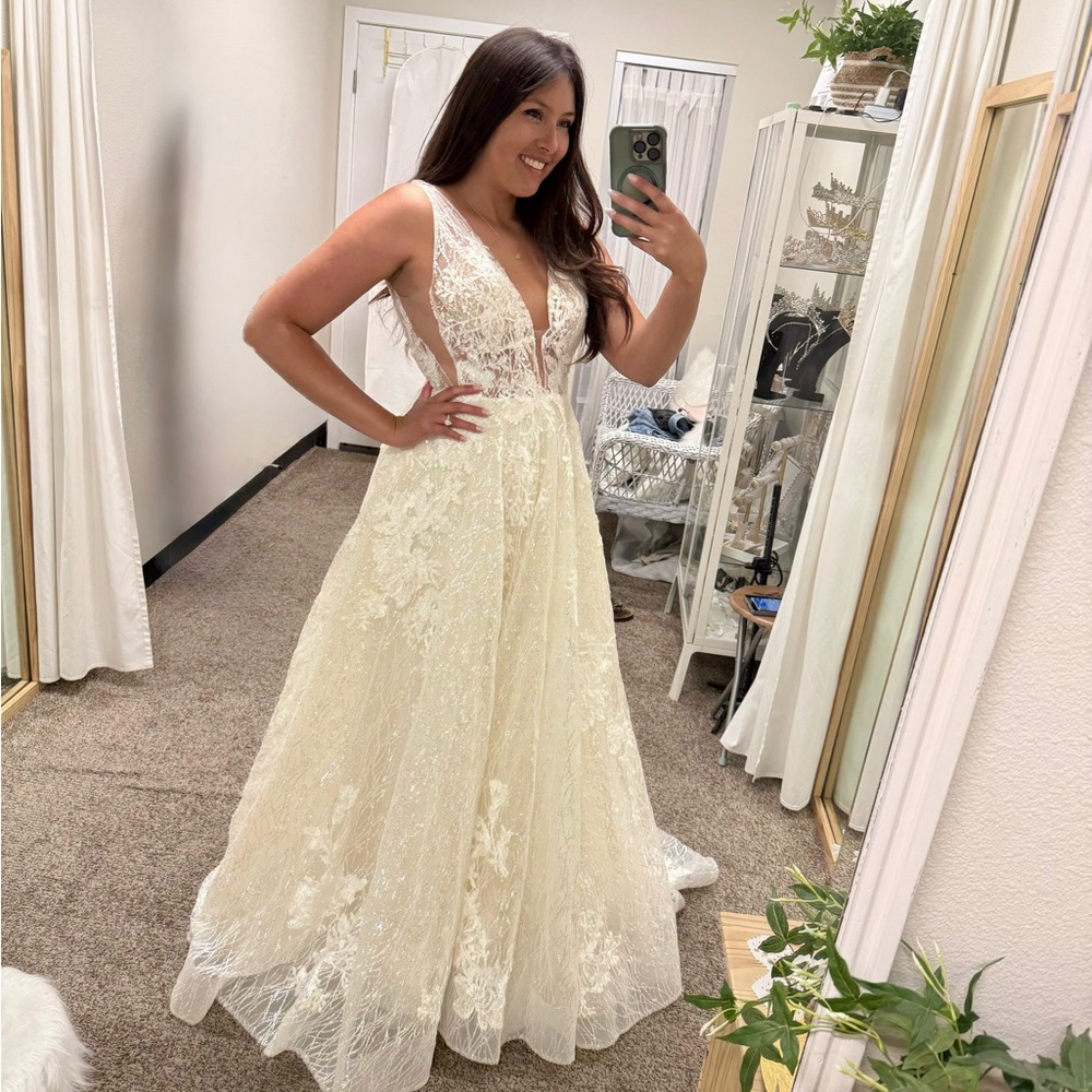Enzoani Nile Wedding Dress 10